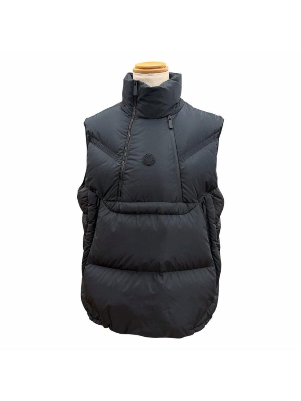 Moncler Aire Logo Patch Hooded Half Zip Gilet Down Vest Black